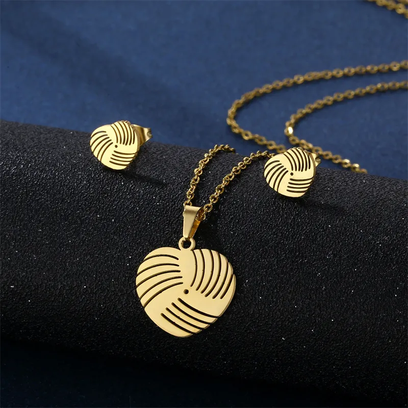 Women's Fashion Simple Smooth Star Footprint Heart Necklace And Earrings Set