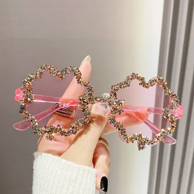 Women Fashion Exaggerated Transparent Jelly Four-Leaf Grass Rhinestone Sunglasses