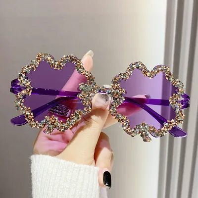 Women Fashion Exaggerated Transparent Jelly Four-Leaf Grass Rhinestone Sunglasses