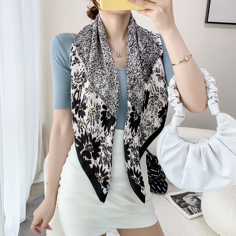 Wholesale Women Fashion Twill Geometric Print Square Silk Scarf