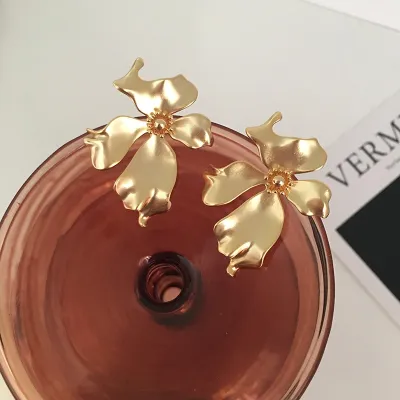 Women Fashion Copper Floral Stud Earrings Light Luxury