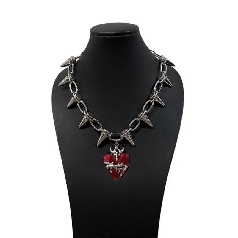 Women's Diablo Gothic Handmade Oil Dropping Rivet Heart-Shaped Clavicle Chain Necklace