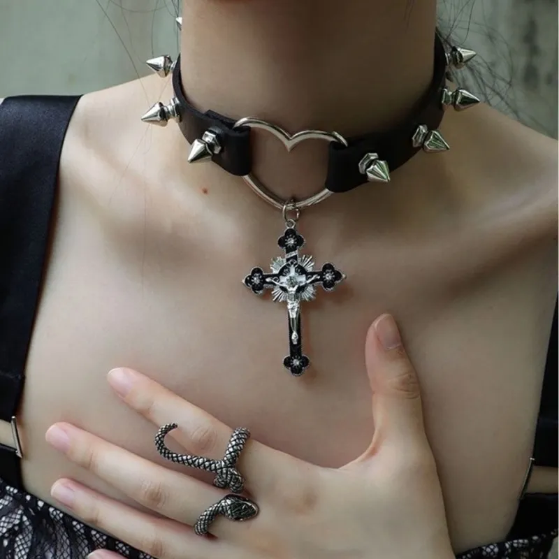 Women Fashion Punk Gothic Rivet Cross Necklace