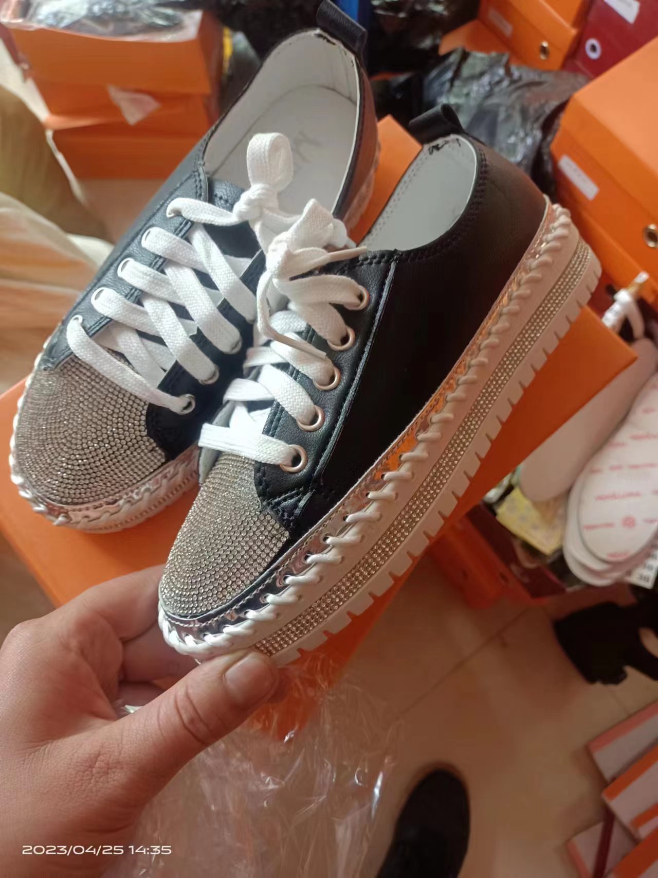 Wholesale Women Fashion Plus Size Thick-Soled Round Toe