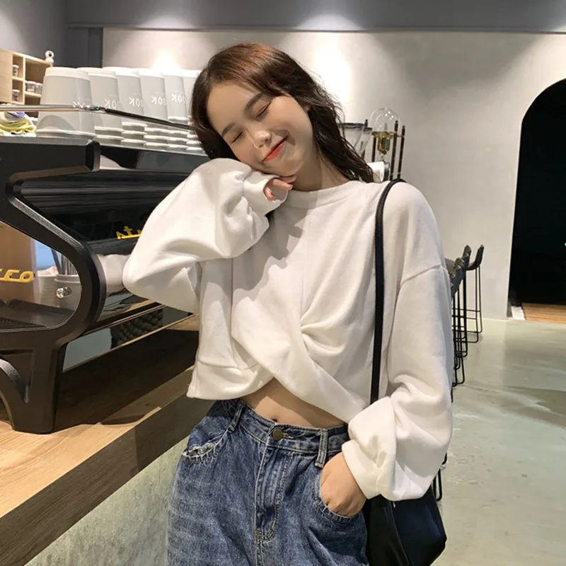 Women's Loose Fit Crewneck Long Sleeve Crop Pullover Sweatshirt
