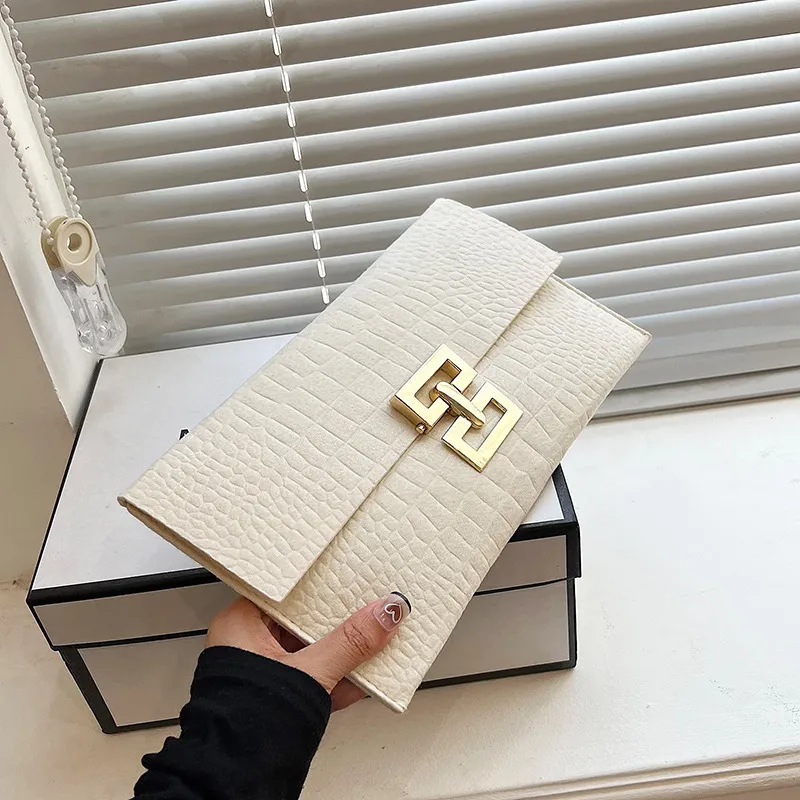 Women Simple Solid Color Flap Metal Latch Large Capacity Rectangular Envelope Purse