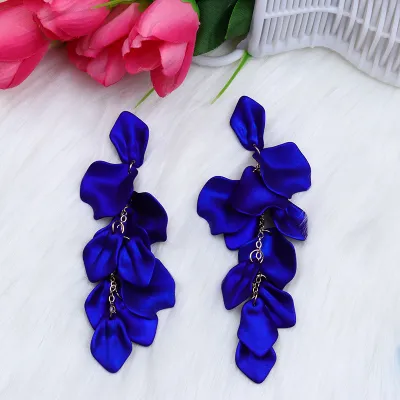 Bohemian Style Personalized Acrylic Tassel Petal Earrings Geometric Fashion Commuter