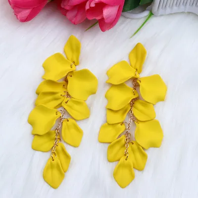 Bohemian Style Personalized Acrylic Tassel Petal Earrings Geometric Fashion Commuter