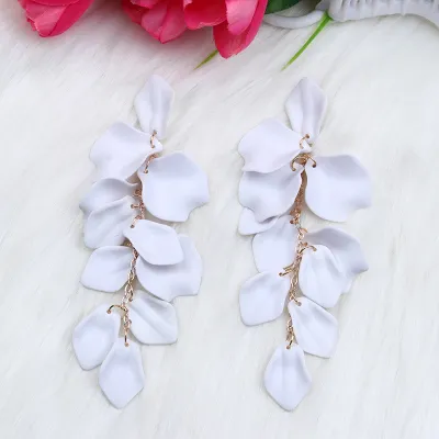 Bohemian Style Personalized Acrylic Tassel Petal Earrings Geometric Fashion Commuter
