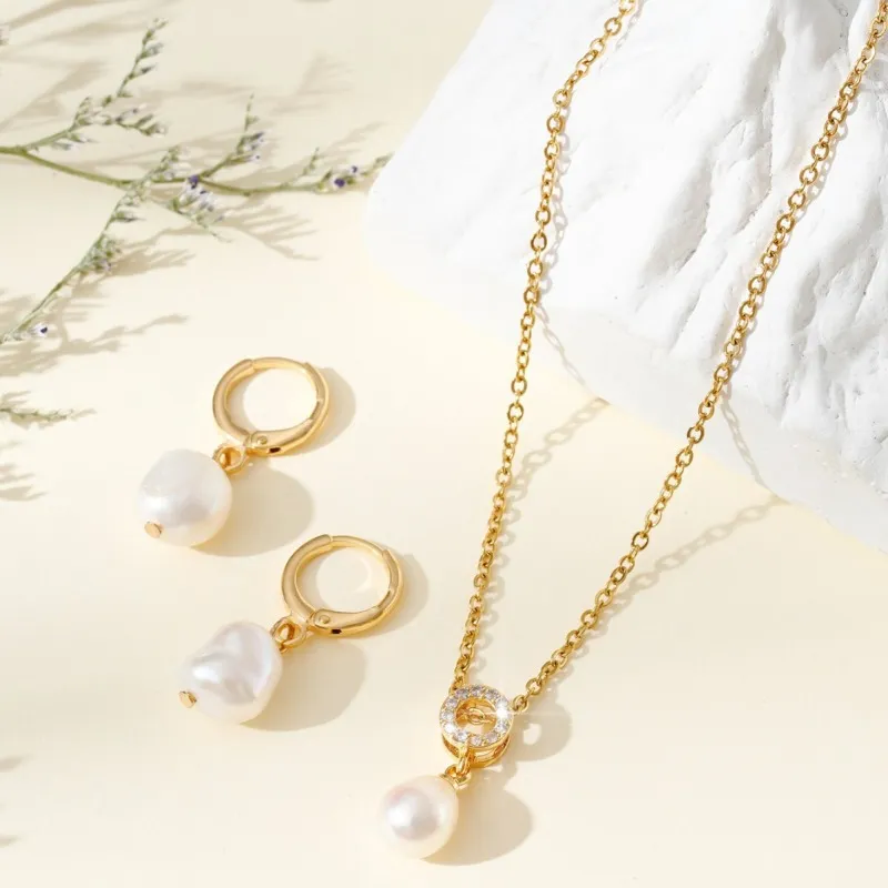 Women Fashion Simple Pearl Necklace Earrings Set