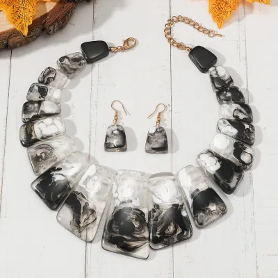 Retro Personality Exaggerated Vintage Plastic Resin Clavicle Chain Necklace Earrings Set