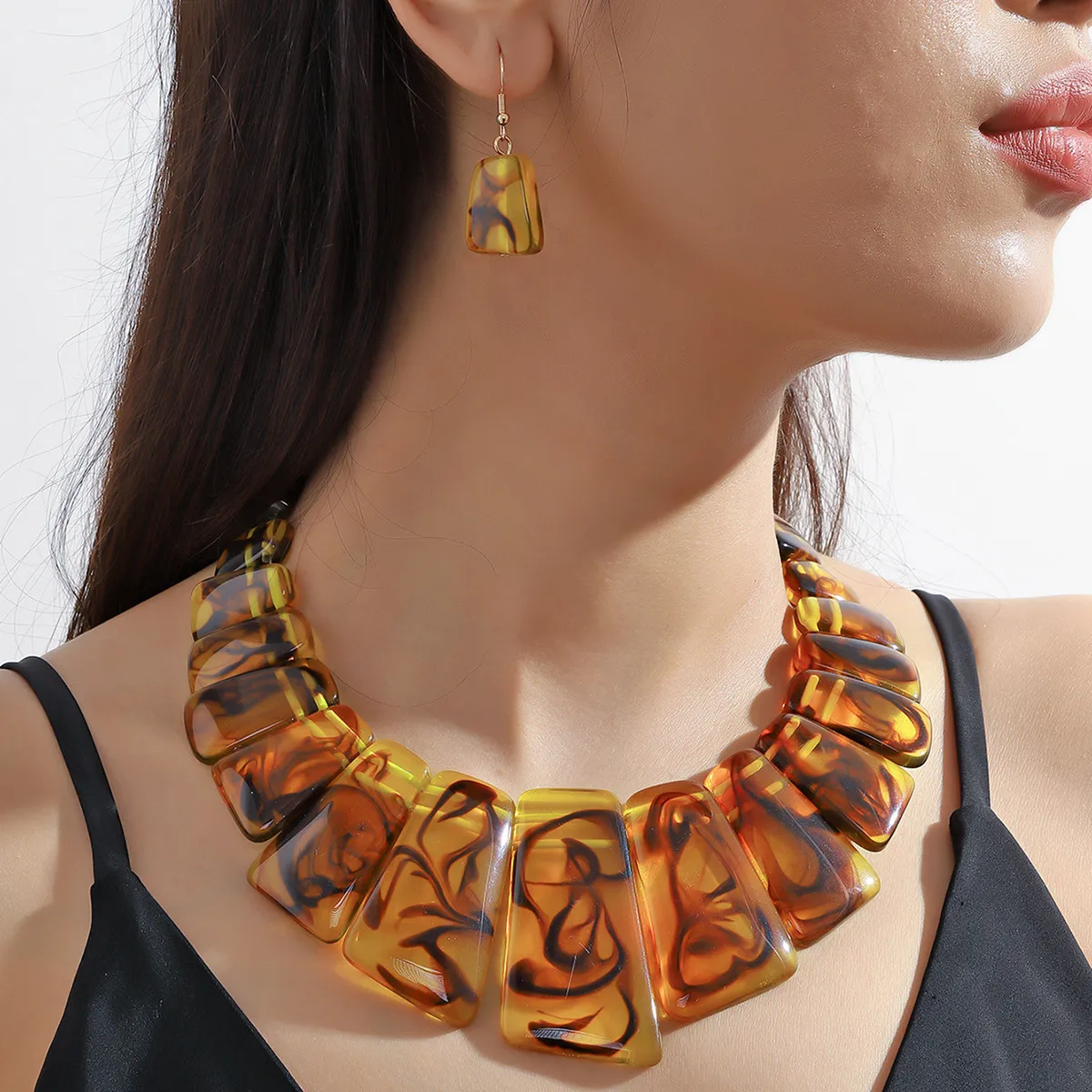 Retro Personality Exaggerated Vintage Plastic Resin Clavicle Chain Necklace Earrings Set