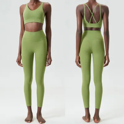 Women's Solid Color Nylon Yoga Bra and Leggings Sport Set
