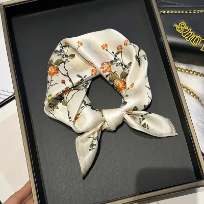 Women Fashion Geometric Pattern Printed Square Polyester Scarf