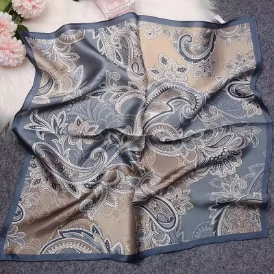 Women Fashion Geometric Pattern Printed Square Polyester Scarf