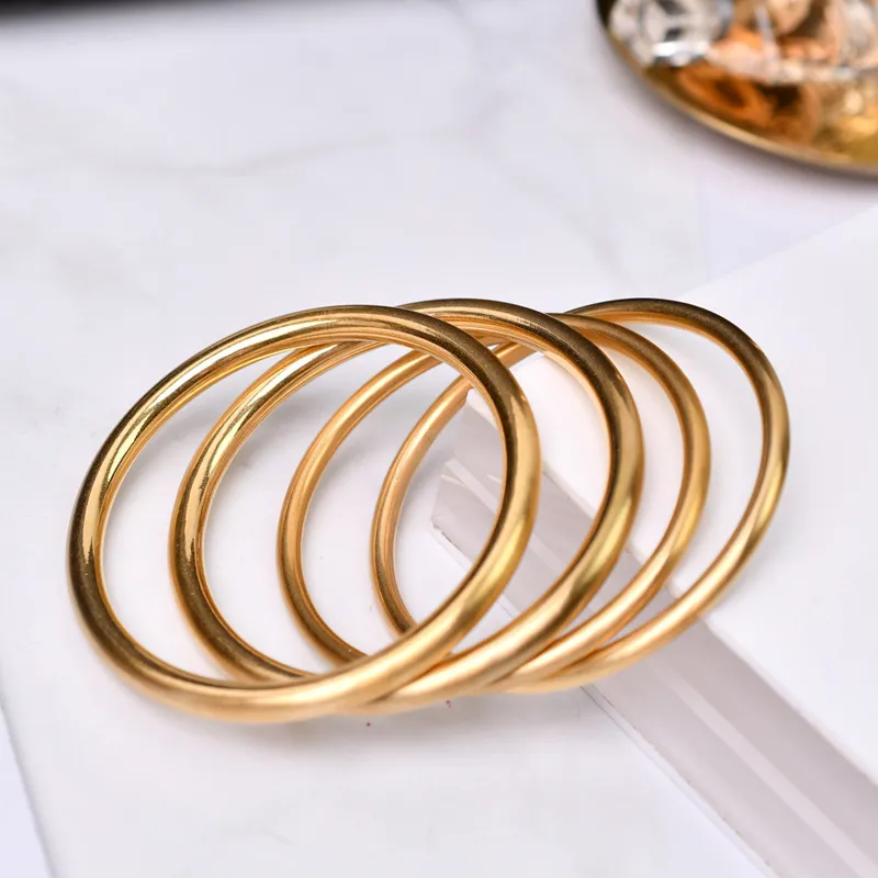 Women Simple Smooth Titanium Steel Bracelet Fashion Commuter