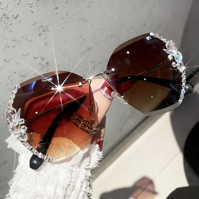 Fashion Rhinestone Frameless Polygon Sunglasses