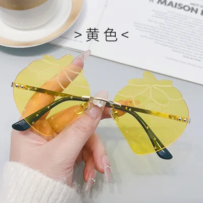 Personalized Fashion Alien Strawberry Metal Rimless Sunglasses