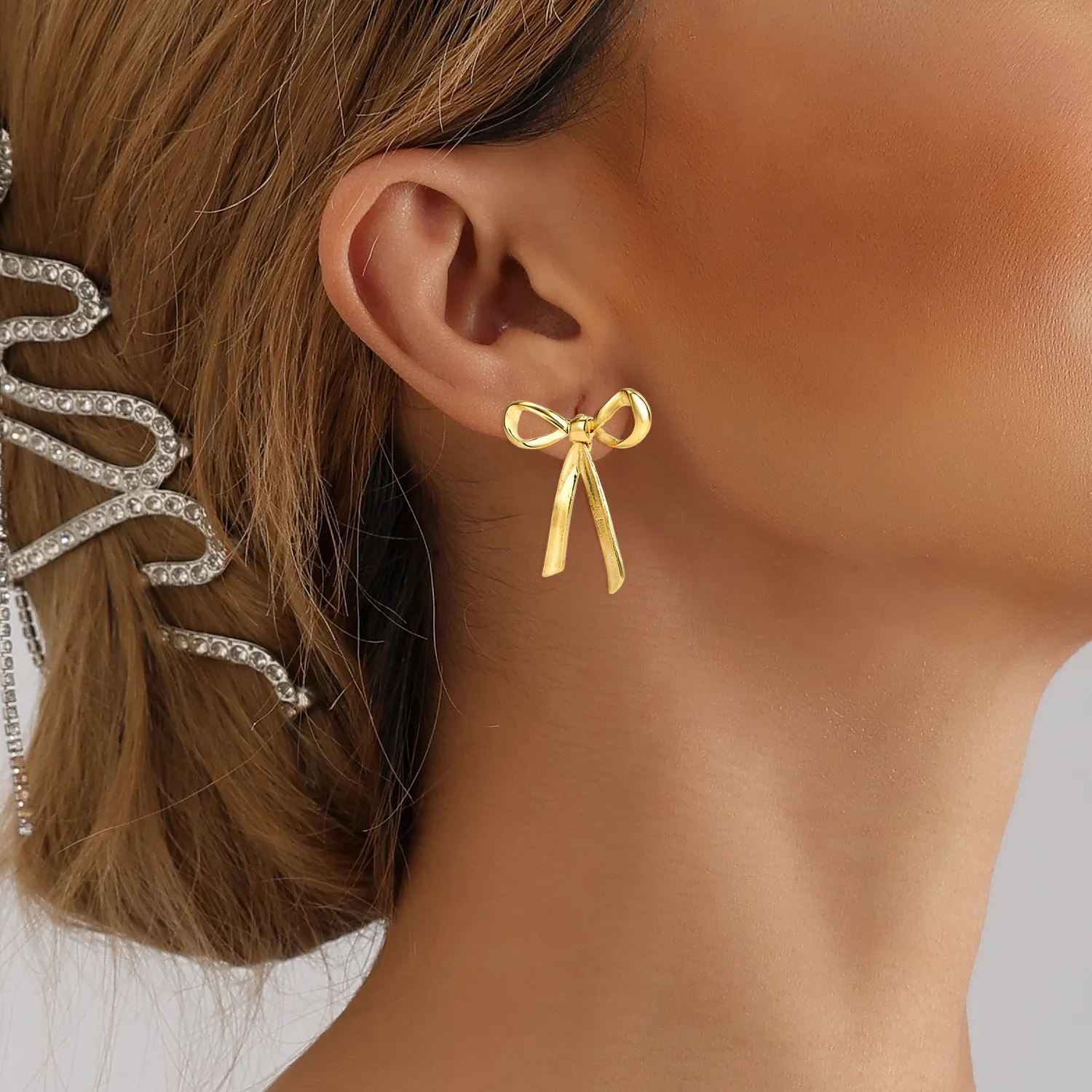 Fashion Temperament Bow Earrings Alloy Geometric Style