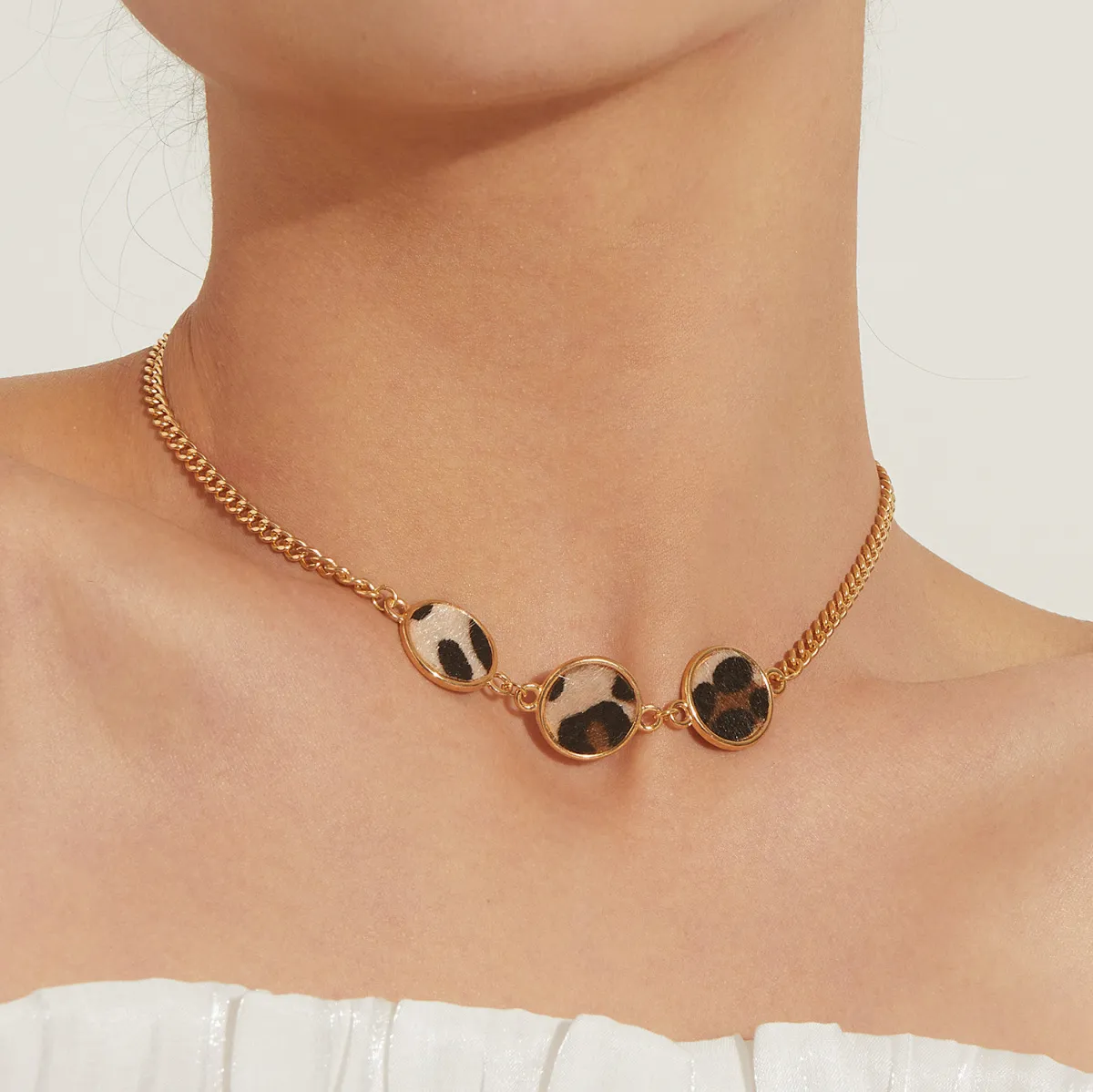 Women Fashion Leopard Disc Alloy Necklace Geometric Chain Pendant