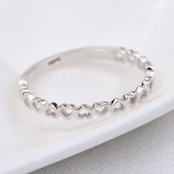 Women Simple Heart-Shaped Hollow Alloy Ring