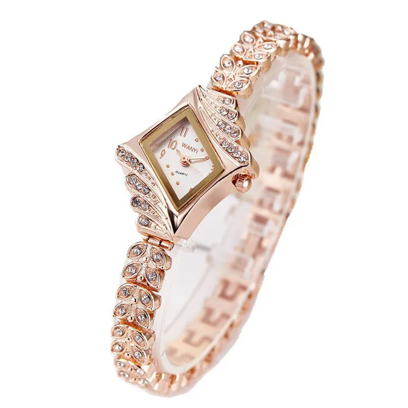 Women Fashion Diamond Quartz Rhombus Dial Bracelet Watch Alloy Rose Gold