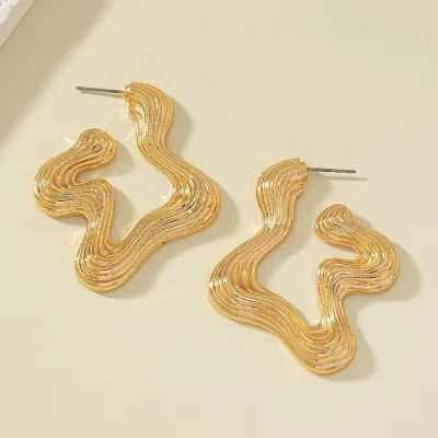 Women Retro Exaggerated Metal Geometric Irregular Earrings