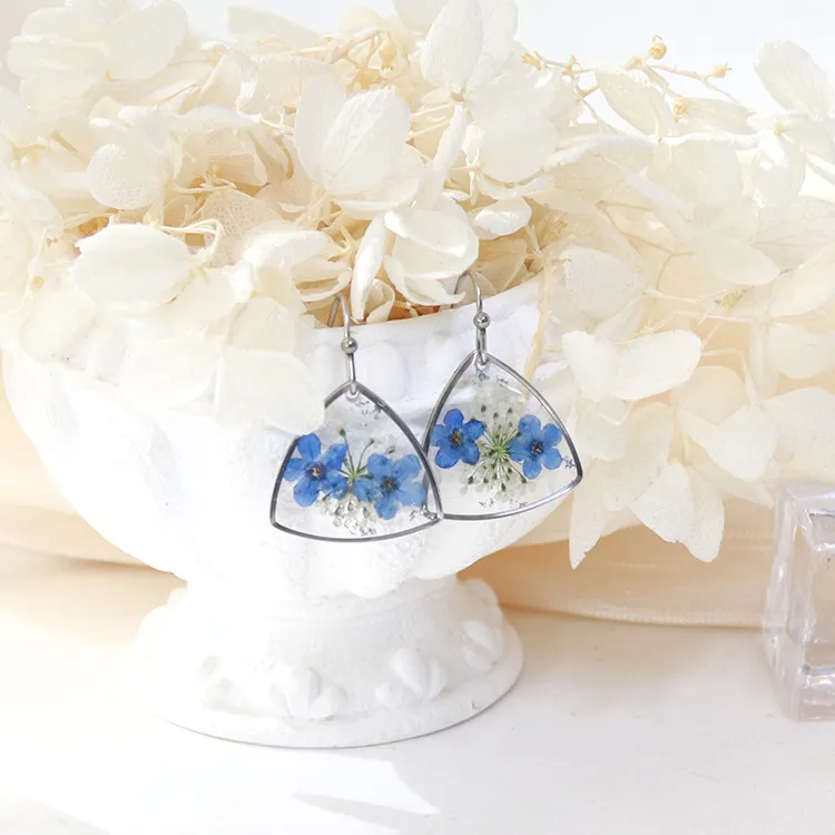 Women's Fashion Geometric Heart-Shaped Dried Flower Drop Earrings Set of 6 Pairs in Bag
