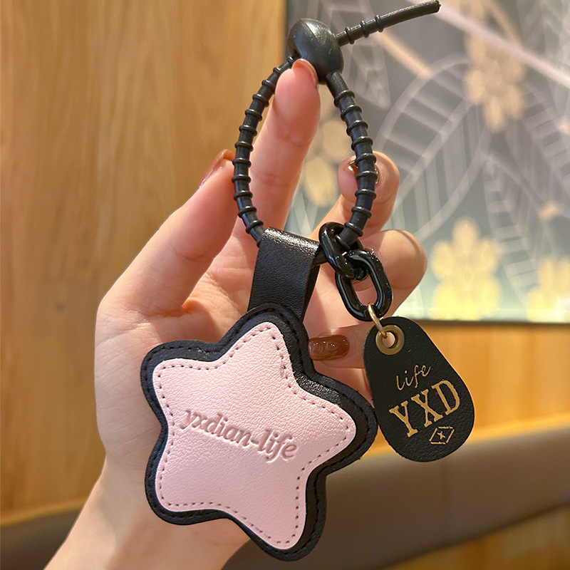 【AIGNER】FASHION Keyrings leather Heart A-Logo／キーリング Premium keychains & key cases for women online - Aigner