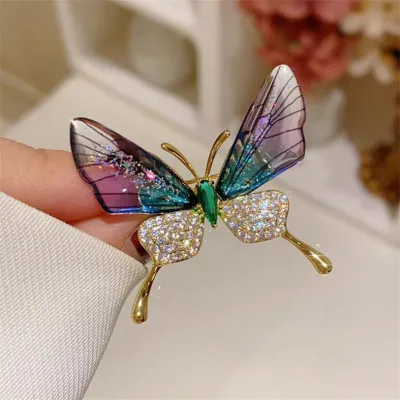 Women Fashion Creative Transparent Cartoon Bee Butterfly Resin Alloy Brooch
