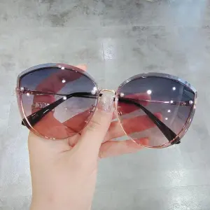 Women Fashion Frameless Cut-Edge Heart Sunglasses