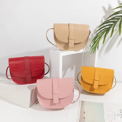 Women Fashion Crocodile Pattern Flap PU Crossbody Bag