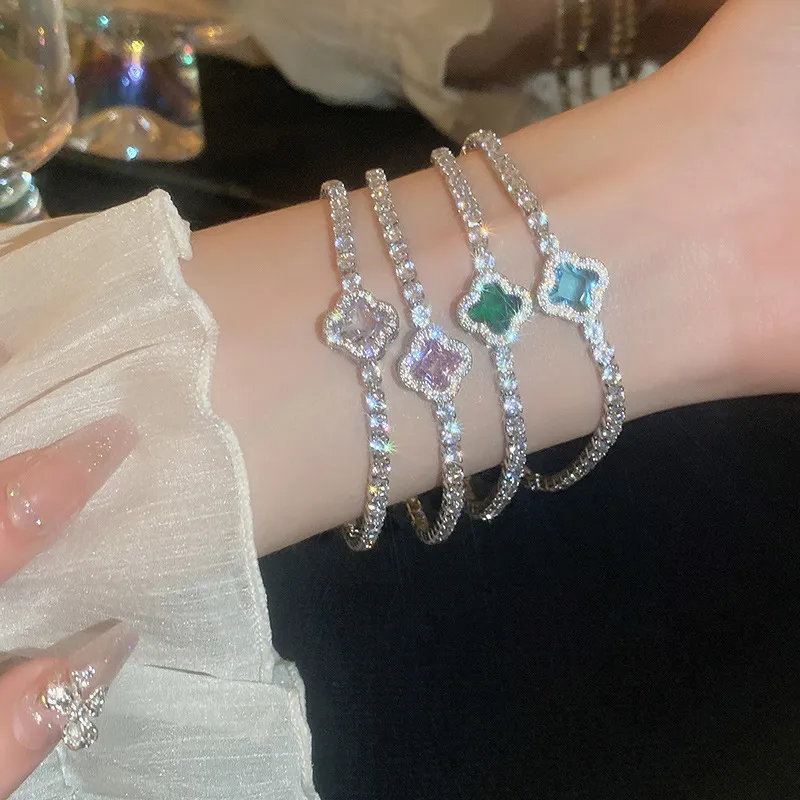 Women Fashion Simple Floral Rhinestone Bracelet Copper High Sense