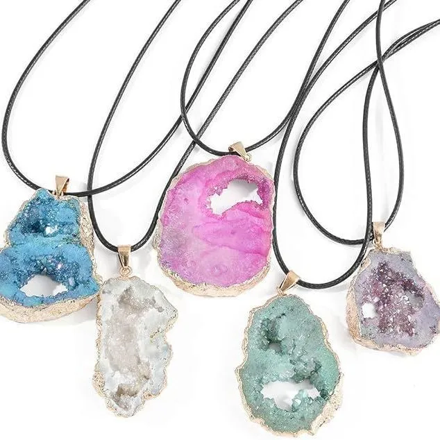 Women's Fashion Irregular Natural Crystal Flower Pendant Necklace