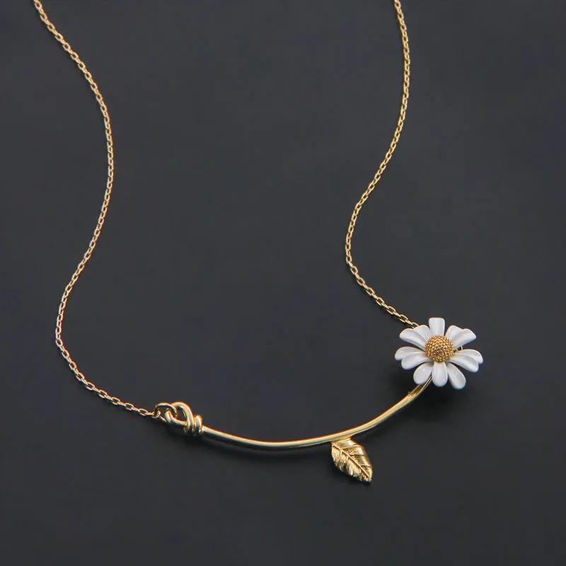 Women Fashion Candy White Daisy Bee Pendant Necklace
