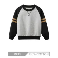 Camiseta de manga corta informal con estampado de alfabeto para niños y niñas pequeños.