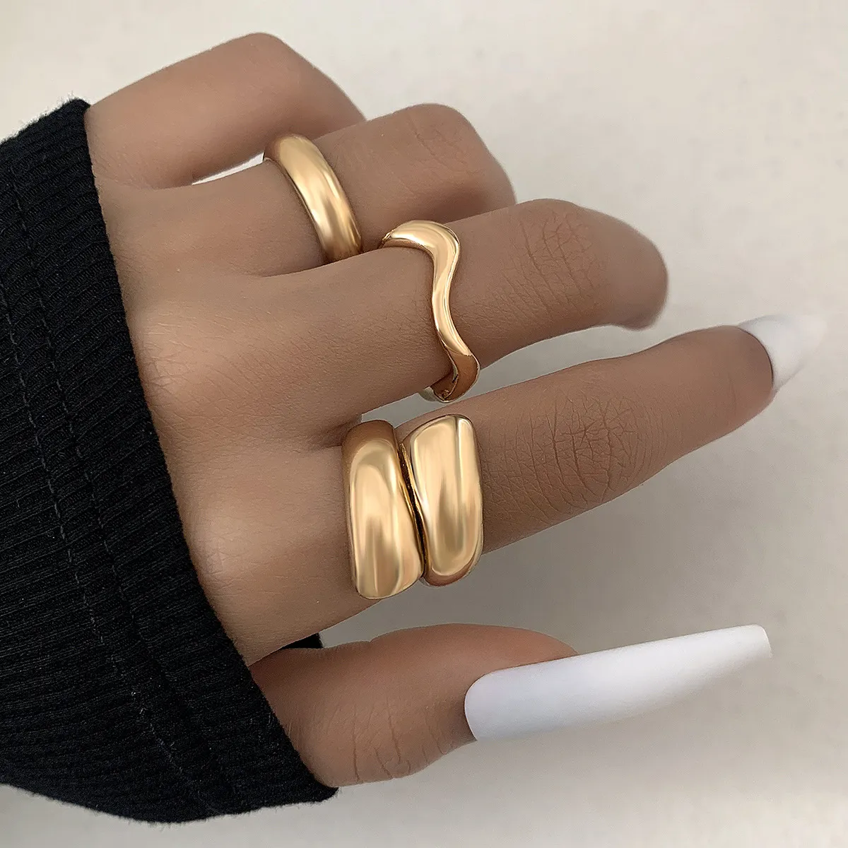 Fashion Geometry Wave Ring Alloy Commuter