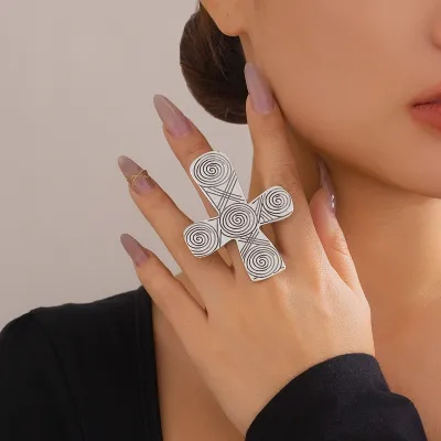 Fashion Exaggerated Alloy Metal Heart Ring