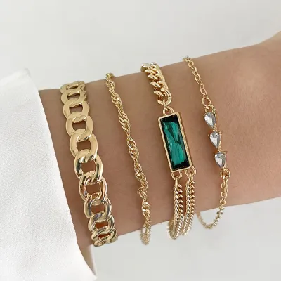 Alloy Rhinestone Hollow Round Heart Bracelet for Women Fashion Commuter