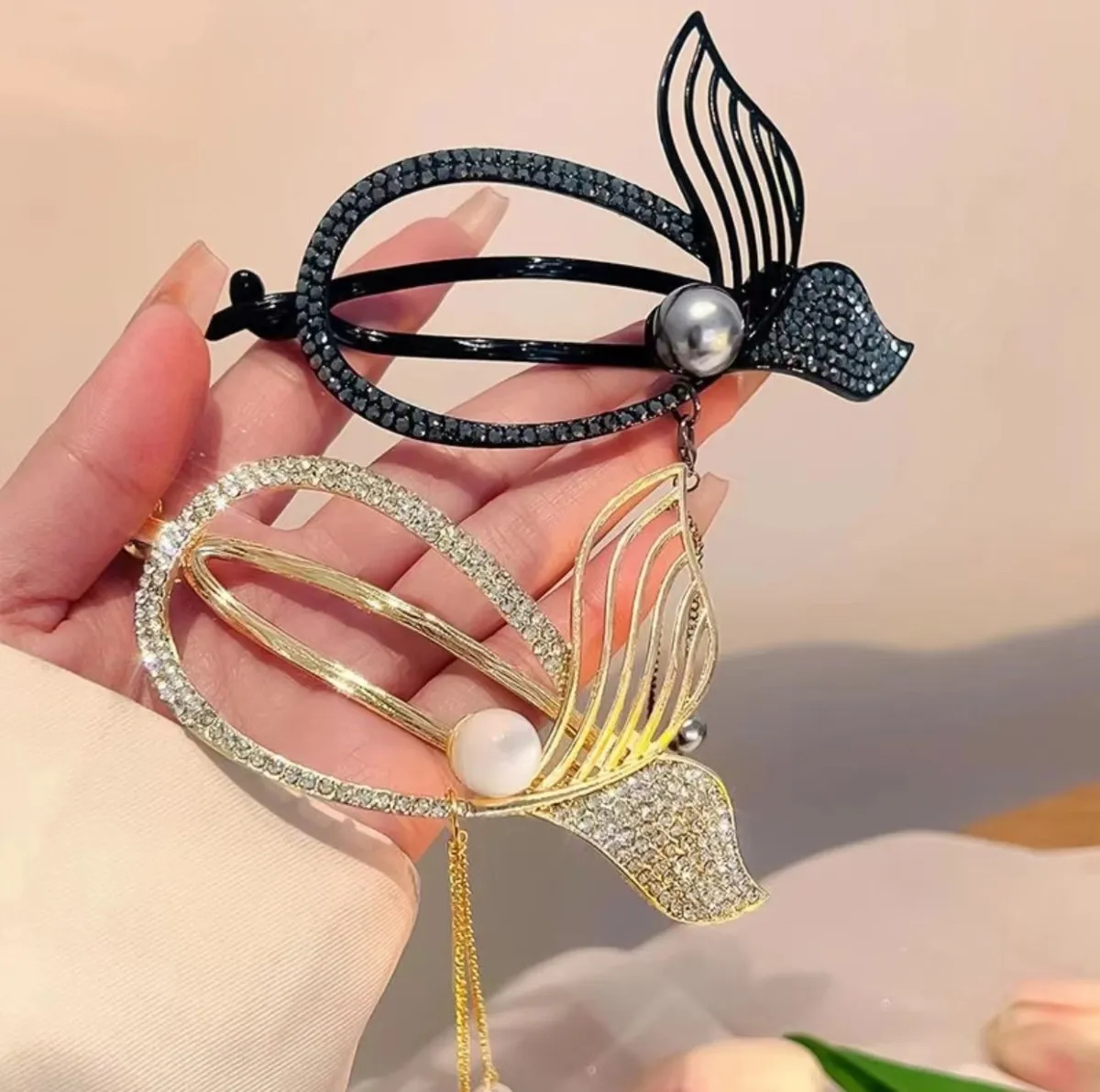 Women's Creative Fish Tail Tassel Pearl Rhinestone Twist Hair Clip