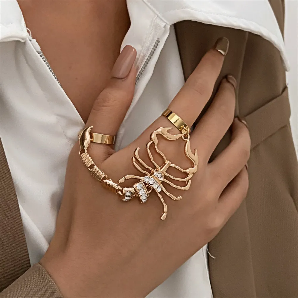 Exaggerated Scorpion Rhinestone Punk Alloy Chain Ring