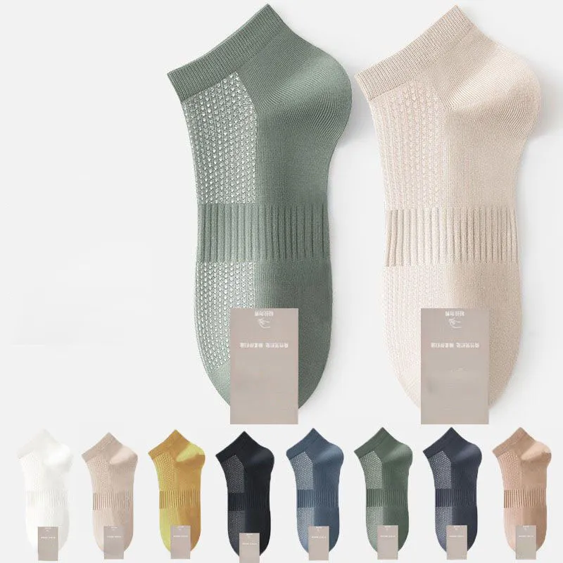 Men Simple Solid Color Breathable Invisible Sweat-Absorbing Socks