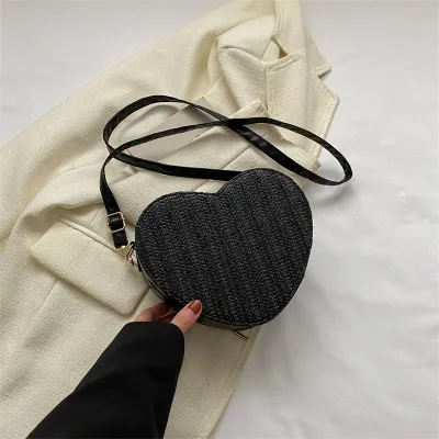 Women Fashion Simple Heart-Shaped Zipper Crossbody Bag