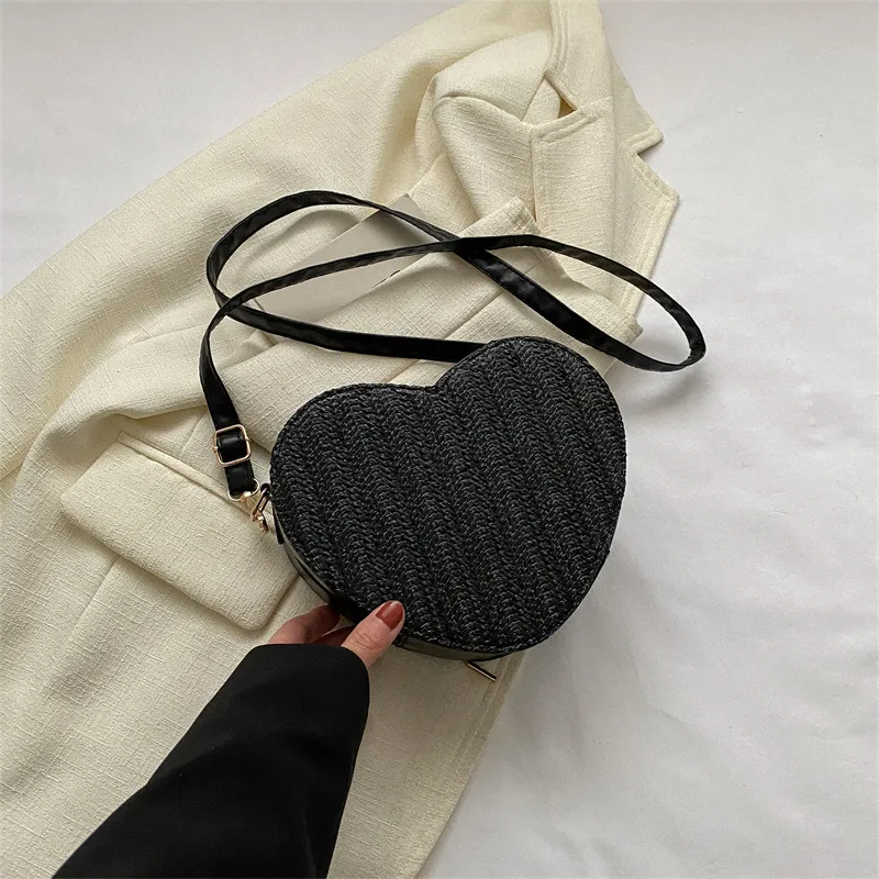 Women Fashion Simple Heart-Shaped Zipper Crossbody Bag