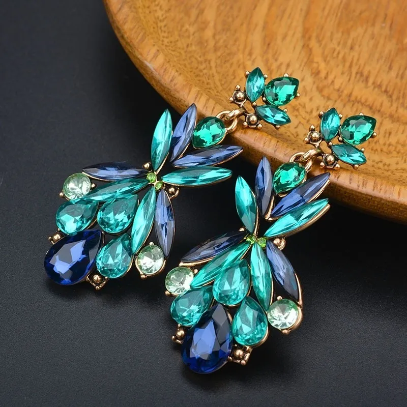 Women Fashion Simple Rhinestone Alloy Geometric Earrings
