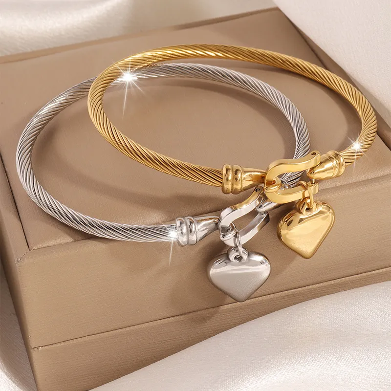 Women Fashion Heart Pendant Stainless Steel Bracelet