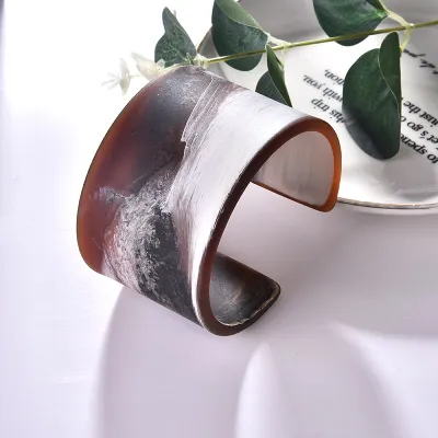Women Simple Exaggerated Pattern Open Wide-Brimmed Acrylic Bracelet