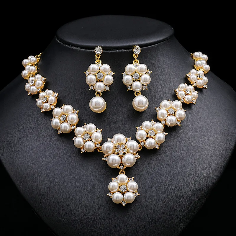 Women's Fashion Exaggerated Pearl Rhinestone Necklace Earrings Jewelry Set