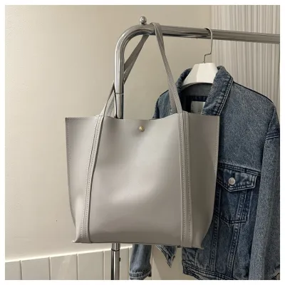 Women Fashionable Solid Color Large Capacity PU Shoulder Bag