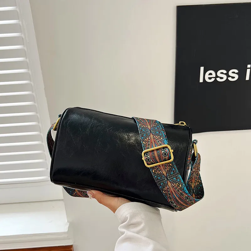 Women Fashion Retro Large Capacity Cylinder Shoulder Bag PU Zipper